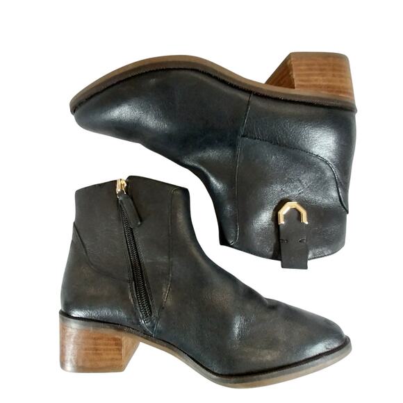 COLE HAAN! BLACK GENUINE LEATHER POINTY TOE, CHUNKY HEEL ANKLE BOOTS! SZ 6B - Picture 7 of 10